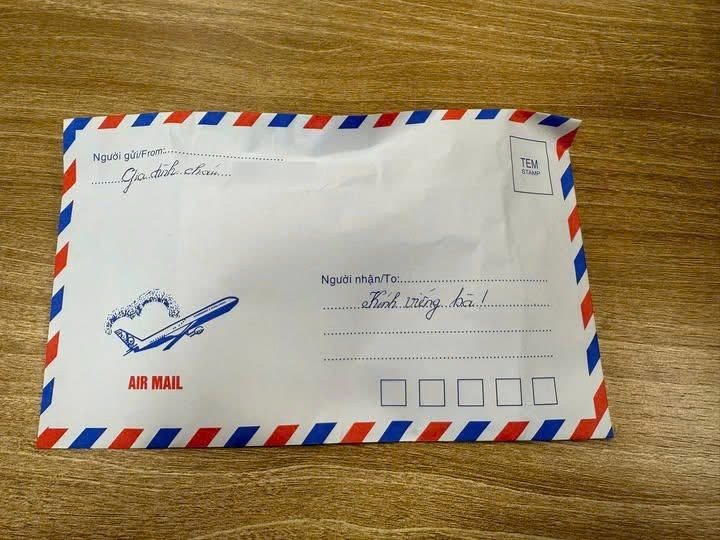 Phong bì của thông gia nghèo khiến gia đình quan chức về hưu im phăng phắc