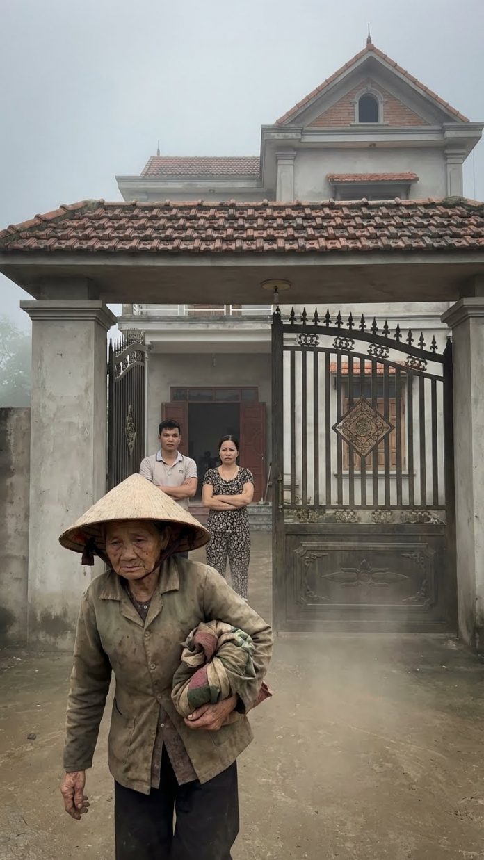 Chiều hôm ấy nóng như đổ lửa. Cổ bà Huệ khô rát. Trên bàn là ly nước cam bé Bảo uống dở. Bà nhấp đúng một ngụm