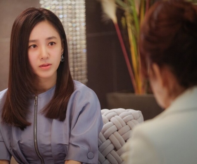 Bố dượng mỗi tháng cho 5 triệu tiêu vặt, sau khi mẹ m:ấ:t, tôi mới biết t:i:ền đó từ đâu mà có