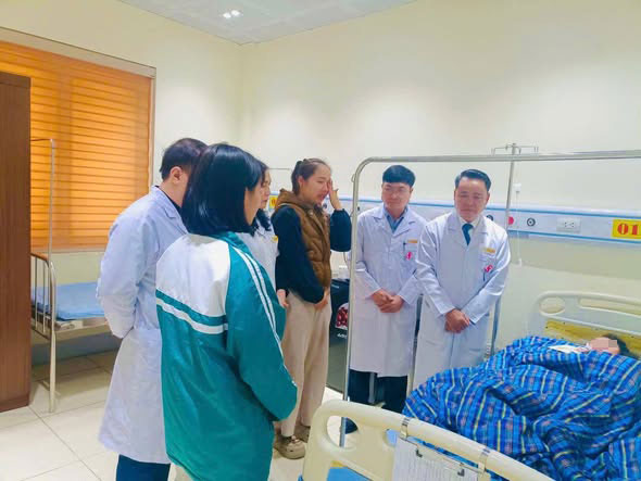 Cơ quan chức năng đang điều tra, làm rõ nghi án mẹ tử vong, con gái 6 tuổi bị vùi lấp trong đêm tại xã Xuân Ái.