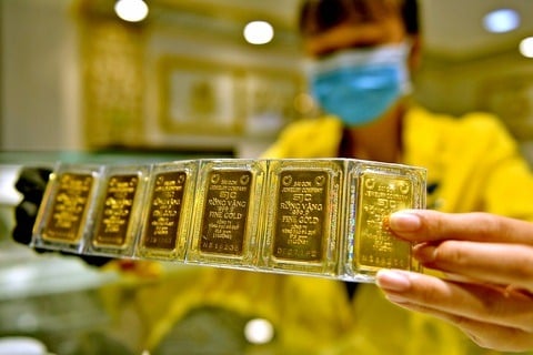 Giá vàng hôm nay 11/2: Vàng trong nước lập đỉnh 181 triệu đồng/lượng, cao nhất từ trước đến nay?