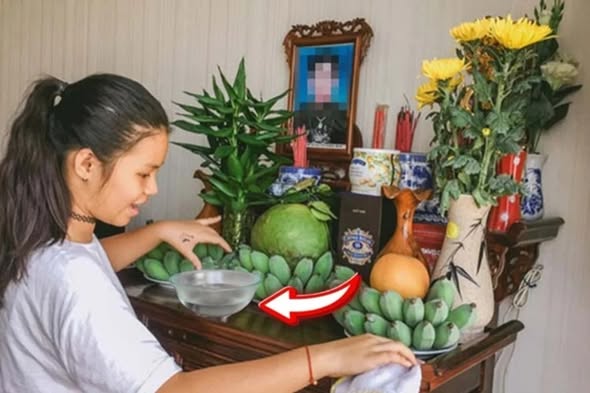 Tết xong, trên bàn thờ còn 5 thứ, chị em hạ xuống gấp: Kẻo xui xẻo cả năm