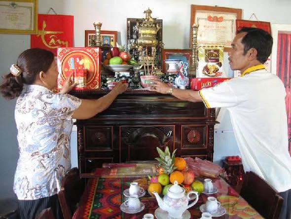 Sau Tết, 4 thứ phải hạ gấp khỏi bàn thờ để tránh xui rủi, mất hết lộc của gia đình trong cả năm mới