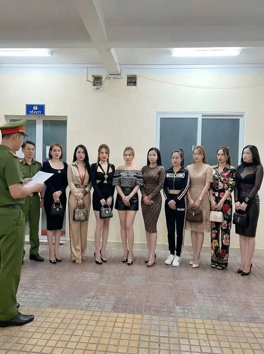 camera ghi lại sự việc hai quán bar Ivenus và Sky Night vì tr/anh gi/ành kh/ách…