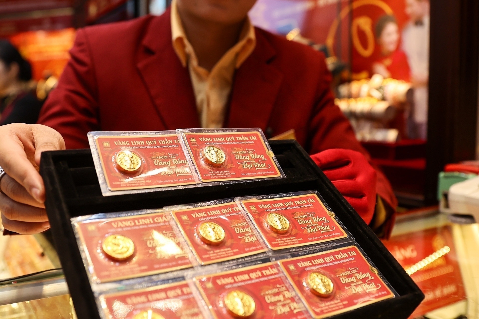 Giá vàng hôm nay mới nhất (22/2) tăng mạnh ngày mở cửa khai xuân mùng 6 Tết