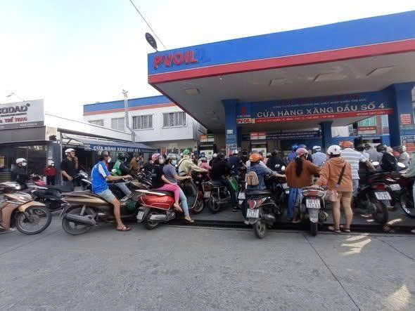 Giá xăng dầu hôm nay 31.3.2026: Xăng trong nước sẽ được điều chỉnh thế nào?